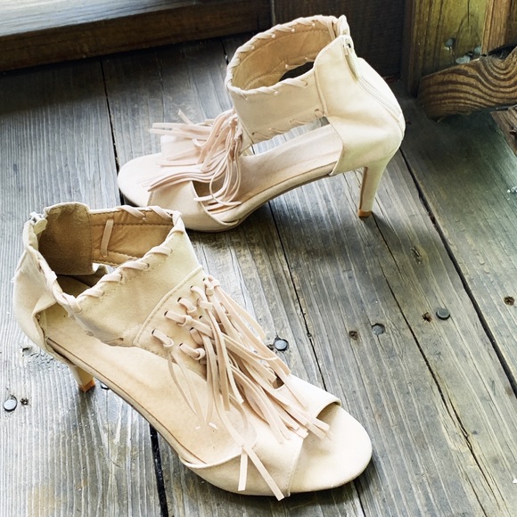 🆕 WESTERN CINDARELLA - Picture 2 of 8